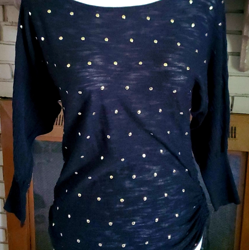 Express Sweater - Picture 2 of 3